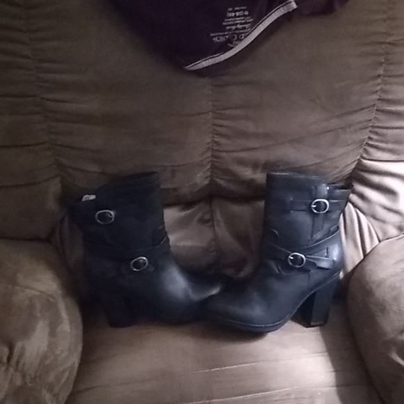 Boots - Picture 2 of 2